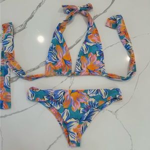 Stone Fox Bikini in Tropical Lily